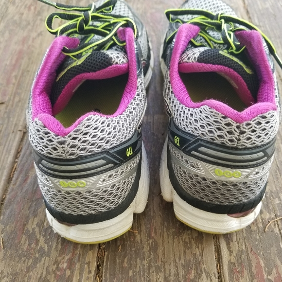 Women's ASICS gel GT 2000 shoes sz 9 - Picture 4 of 10